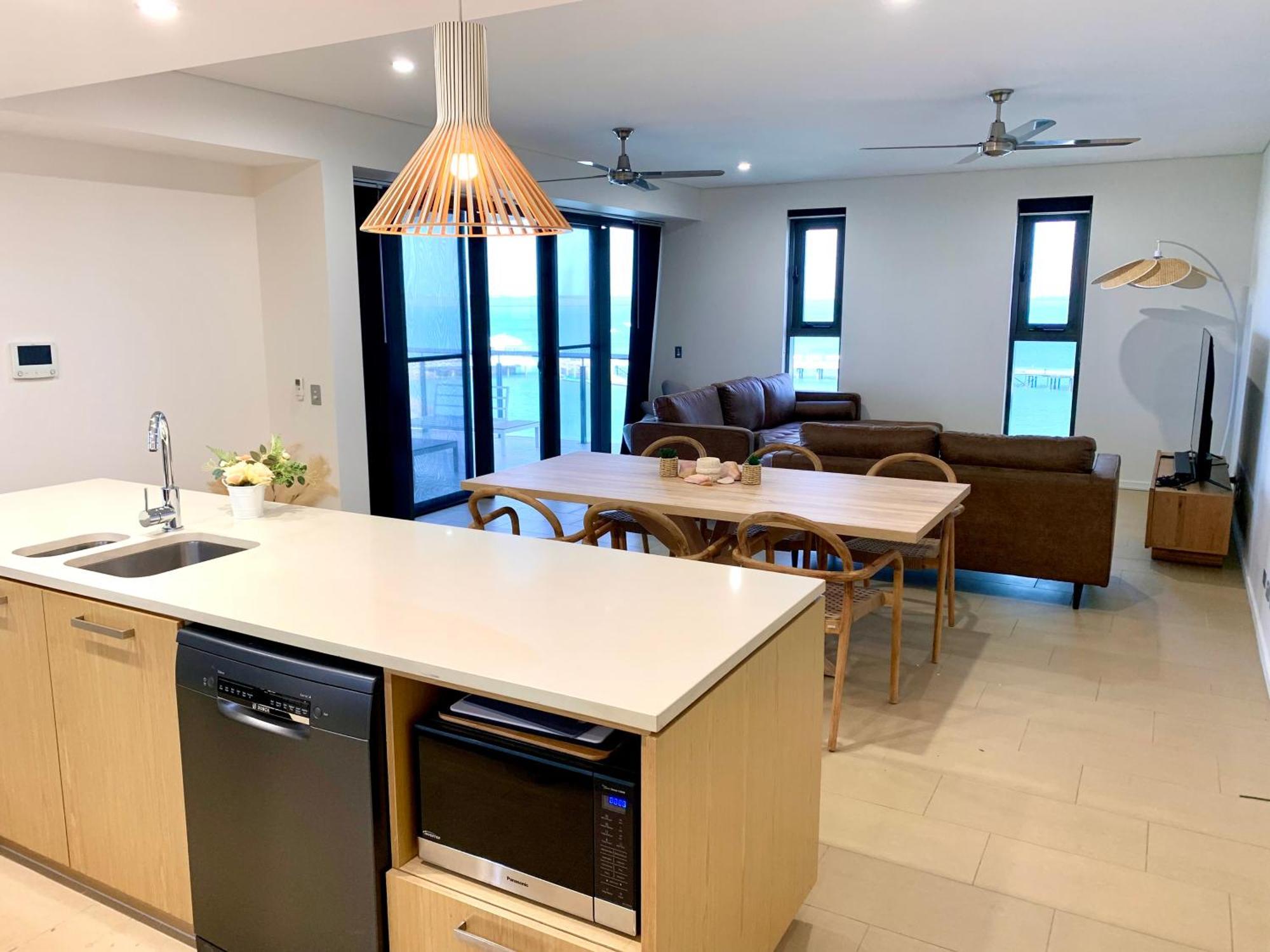 Serenity Blue Waters - 3 Bedrooms On 8th Floor At Waterfront Apartment *