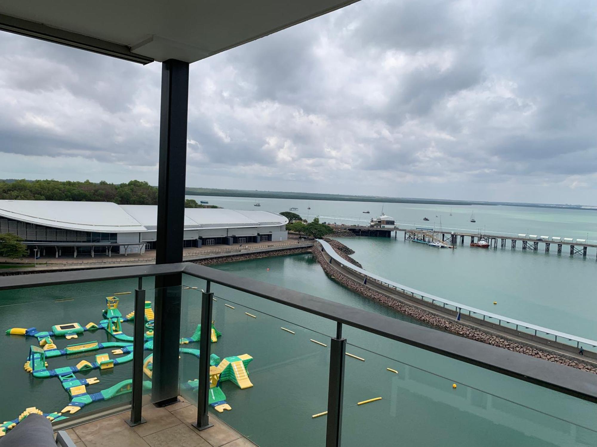 Serenity Blue Waters - 3 Bedrooms On 8th Floor At Waterfront Apartment *